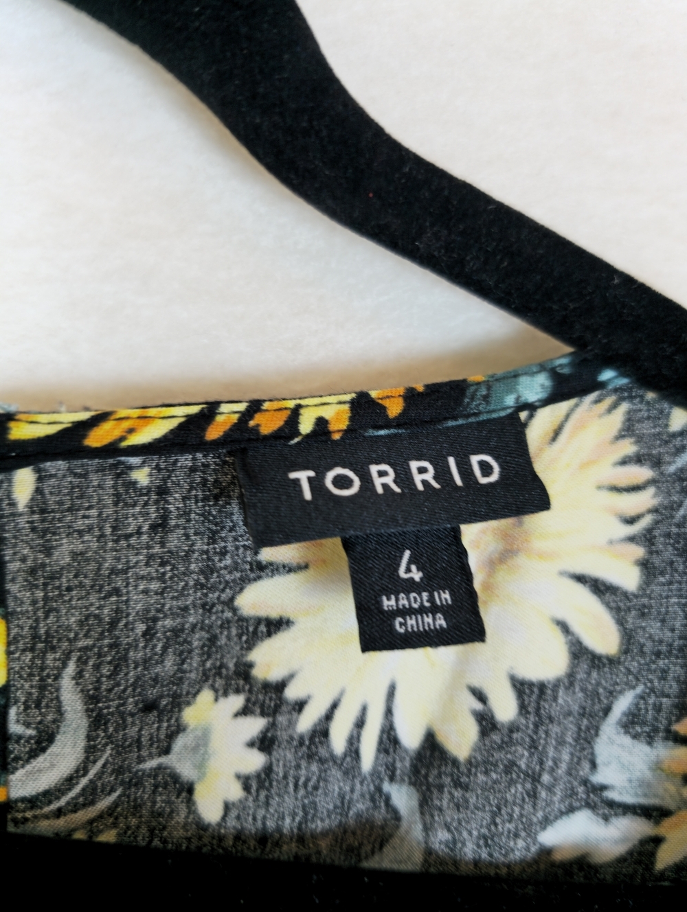 Torrid Black V‑Neck Dress w/Yellow Sunflowers Print. L Sleeve Cotton Midi. Sz 4X - Picture 3 of 9